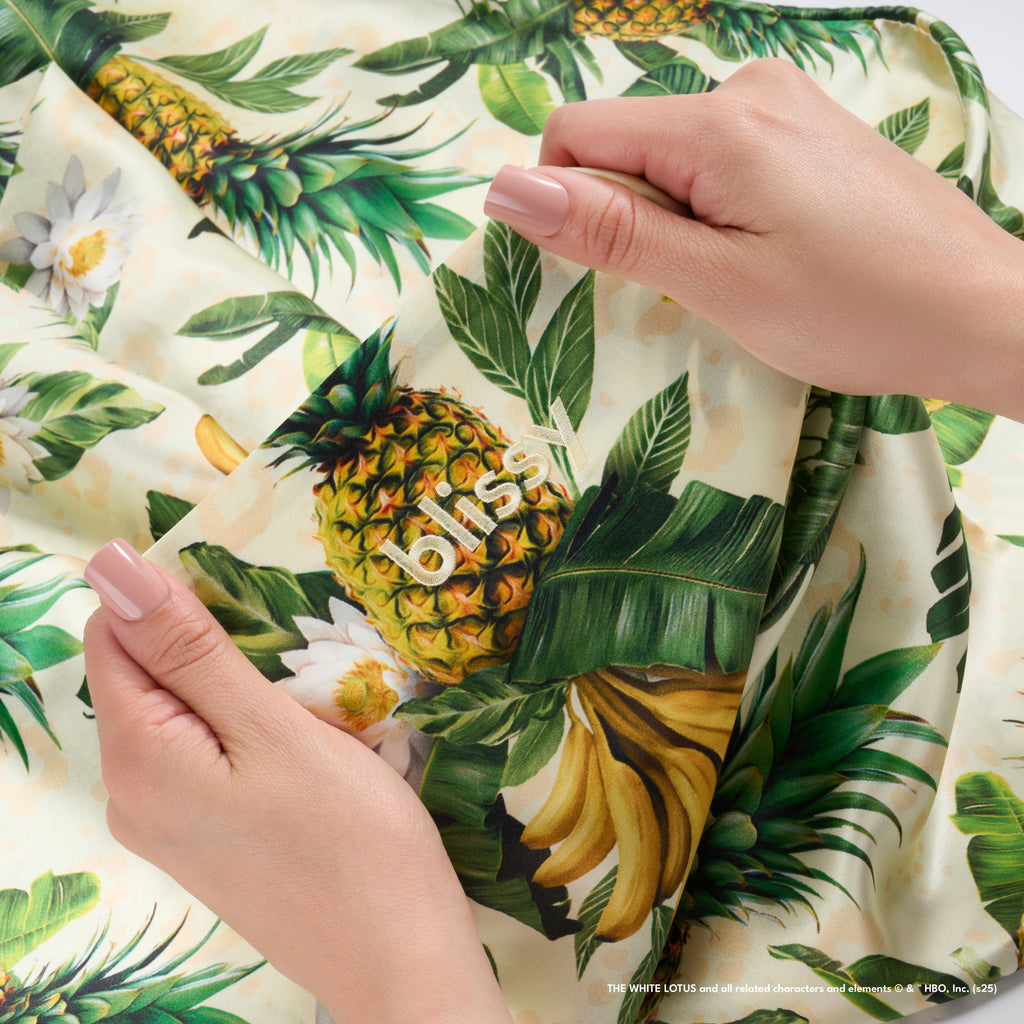 Pillowcase - White Lotus - Pineapple - Queen